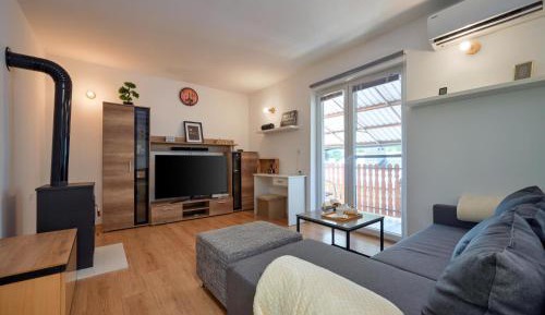 One-Bedroom Holiday Home