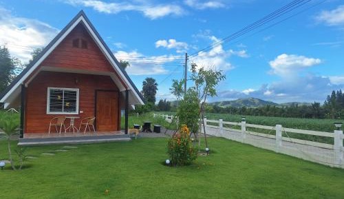Bungalow with Garden View