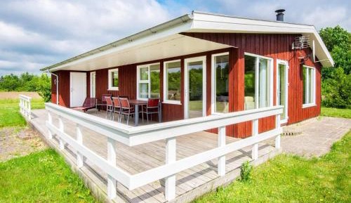 Three-Bedroom Vacation Home 