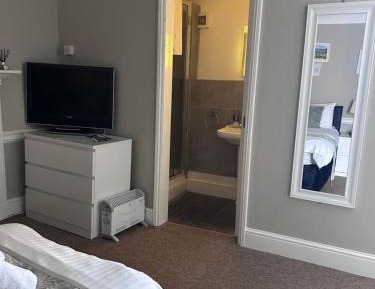 Twin Room with Bathroom
