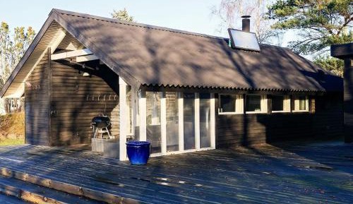 Three-Bedroom Holiday Home 