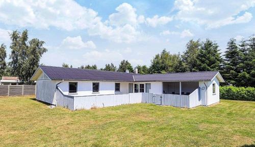 Four-Bedroom Holiday Home
