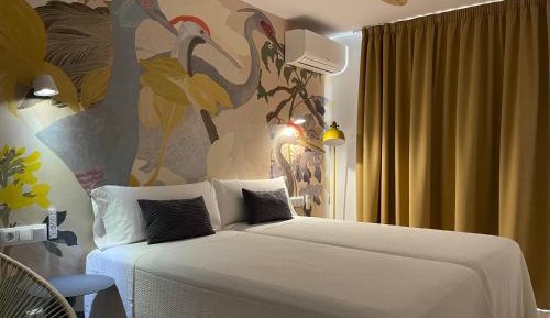 Superior One-Bedroom Apartment