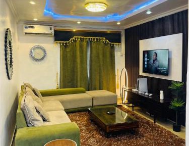 Three-Bedroom Standard Apartment