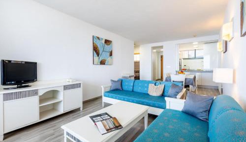 Two-Bedroom Apartment with Pool View (6 Adults)