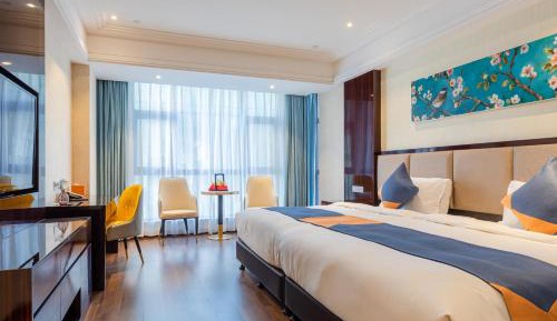 Deluxe Queen Room