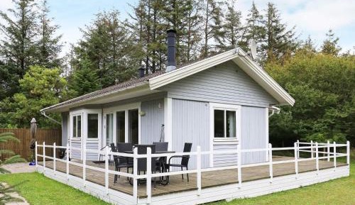 Three-Bedroom Holiday Home 