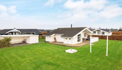 Four-Bedroom Holiday Home