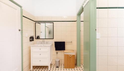 Single Room with Shared Bathroom