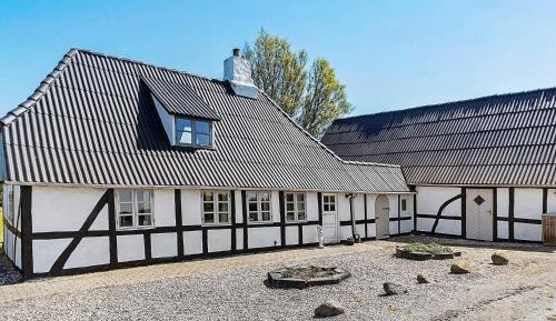 Two-Bedroom Holiday Home
