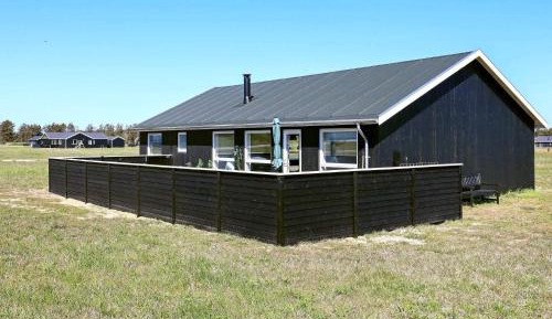 Three-Bedroom Holiday Home 