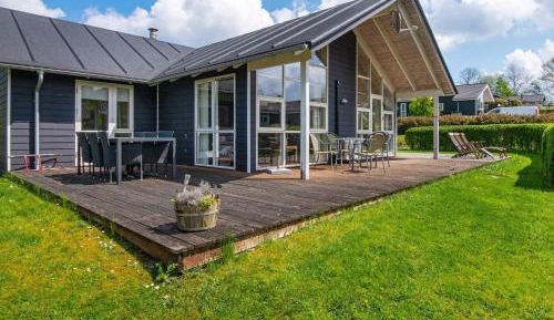 Six-Bedroom Holiday Home