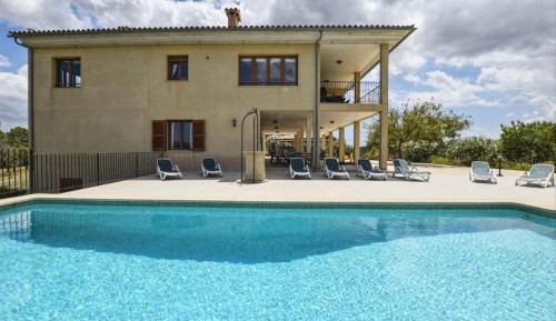 Five-Bedroom Holiday Home