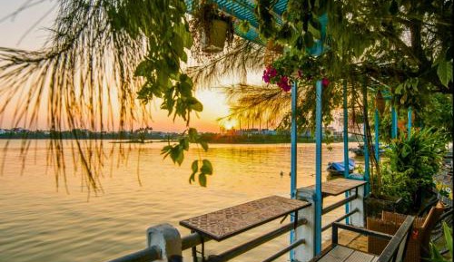 Suite with River View