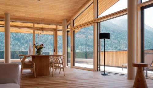 Three-Bedroom Apartment with Mountain View