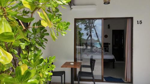 Deluxe Double Room with Sea View