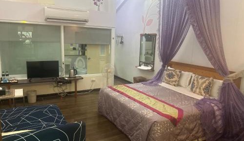 Queen Room