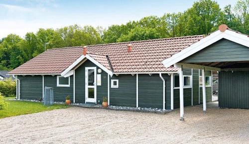 Four-Bedroom Holiday Home
