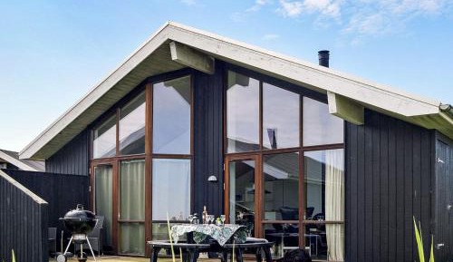 Three-Bedroom Holiday Home 