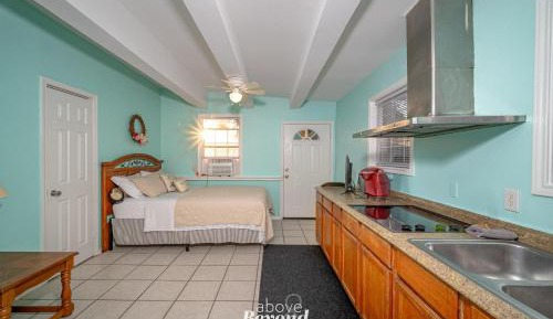 One-Bedroom Studio