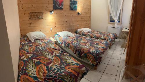 Triple Room Single Beds