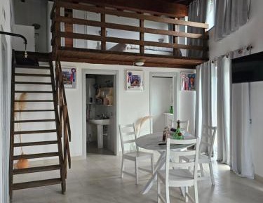 Quadruple Room with Private Bathroom