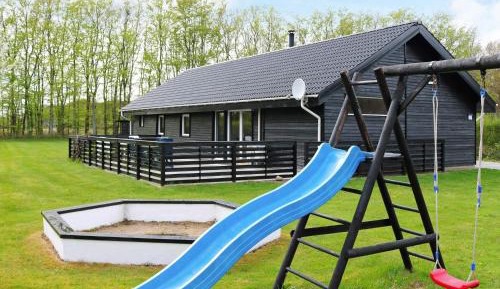 Four-Bedroom Holiday Home