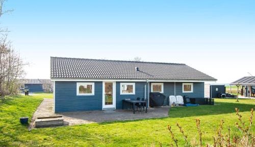 Five-Bedroom Holiday Home