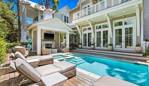 Five-Bedroom Holiday Home