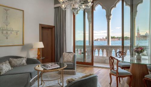 Suite with Lagoon View