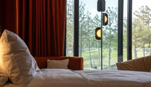 Horizon Twin Room with Balcony