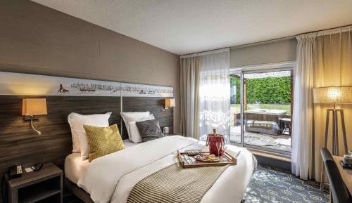 Executive Room with Private Terrace and Garden View