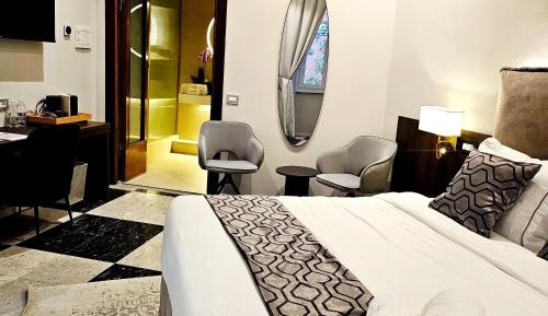 Superior King Suite