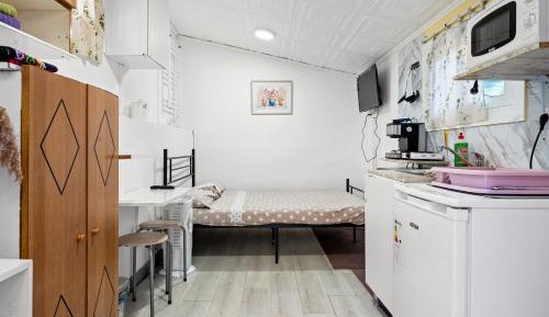 Superior One-Bedroom Apartment