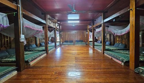 10-Bed Mixed Dormitory Room