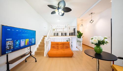 One-Bedroom Apartment with Terrace