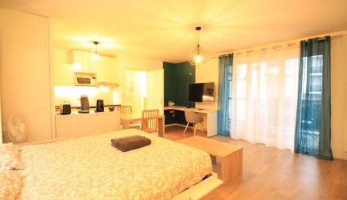 Deluxe Apartment
