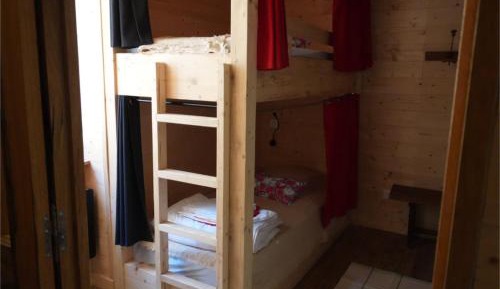 Bunk Bed in Mixed Dormitory Room