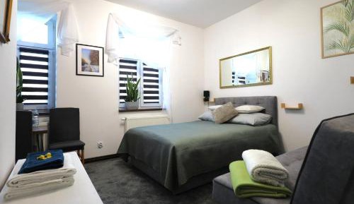 Quadruple Room with Private Bathroom