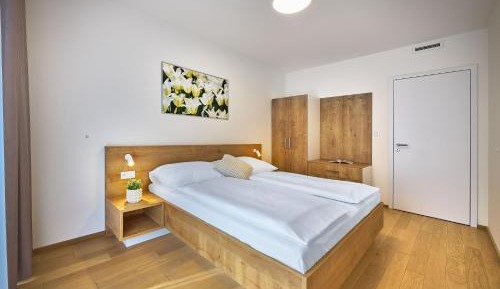 One-Bedroom Apartment with Balcony