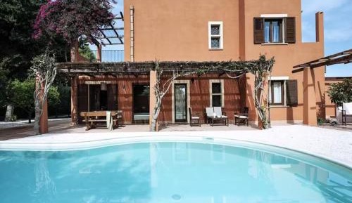 Deluxe Villa