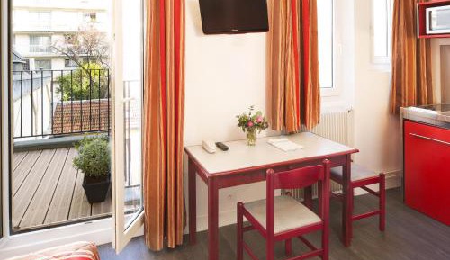 Studio with Terrace