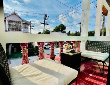 Deluxe King Suite