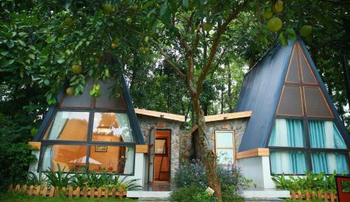 Bungalow with Garden View