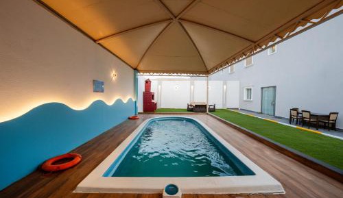Villa with Garden View