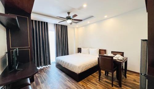 Deluxe One-Bedroom Apartment with City View