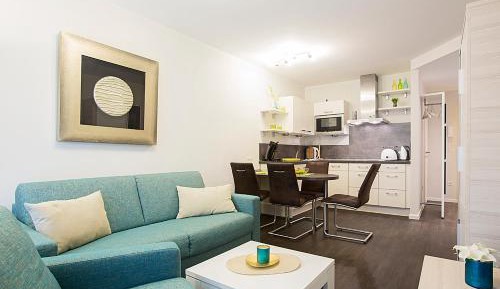 Apartment with Lake View