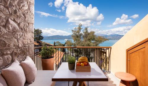 Penthouse Suite with Direct Sea View