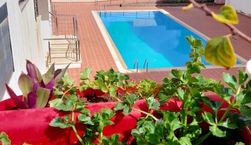 Apartment with Pool View 