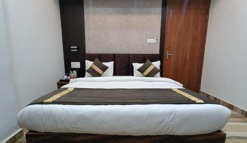 Standard King Room